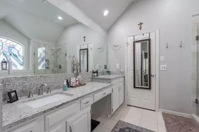 320 Andre Drive, Irving, TX 75063 - Photo 30