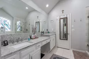 320 Andre Dr, Irving, TX 75063 - Photo 30
