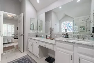 320 Andre Dr, Irving, TX 75063 - Photo 32