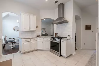 320 Andre Drive, Irving, TX 75063 - Photo 18