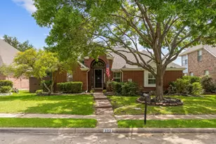 320 Andre Dr, Irving, TX 75063 - Photo 1