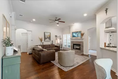 320 Andre Drive, Irving, TX 75063 - Photo 8