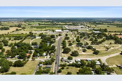 721 N Houston Street, Granbury, TX 76048 - Photo 14