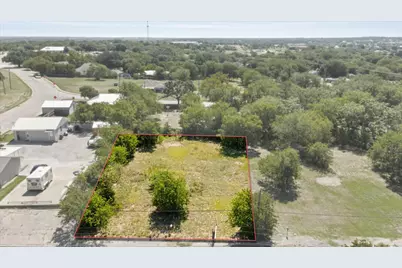 721 N Houston Street, Granbury, TX 76048 - Photo 2