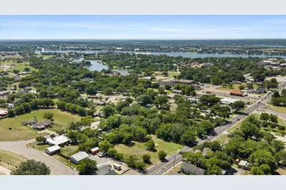721 N Houston Street, Granbury, TX 76048 - Photo 12
