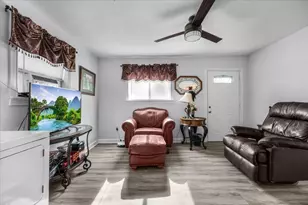 1828 Arch St, Fort Worth, TX 76105 - Photo 4