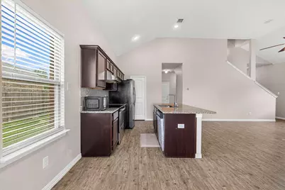 710 Woodcrest Drive, Ennis, TX 75119 - Photo 8