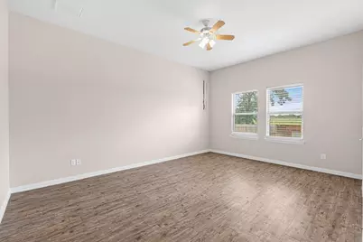 710 Woodcrest Drive, Ennis, TX 75119 - Photo 10