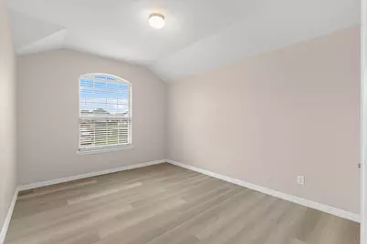 710 Woodcrest Drive, Ennis, TX 75119 - Photo 14