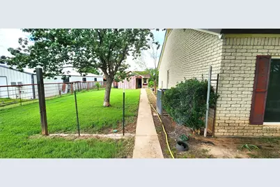 648 County Road 1591, Sunset, TX 76270 - Photo 10