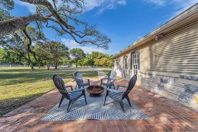5625 Oakview Street, Waco, TX 76710 - Photo 2