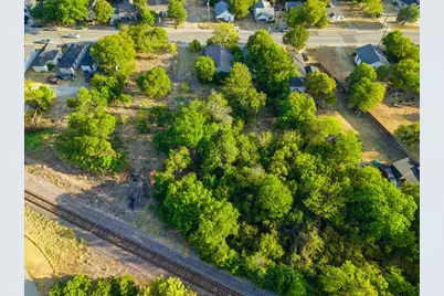 400 & 402 Wyatt Street, Waxahachie, TX 75165 - Photo 4