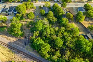 400 & 402 Wyatt St, Waxahachie, TX 75165 - Photo 4