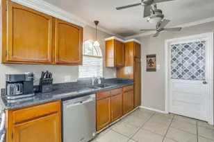 450 Nathan St, Burleson, TX 76028 - Photo 14