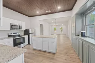 725 S Walnut St, Sherman, TX 75090 - Photo 4