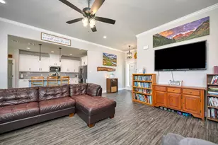 917 E 3rd St, Springtown, TX 76082 - Photo 10