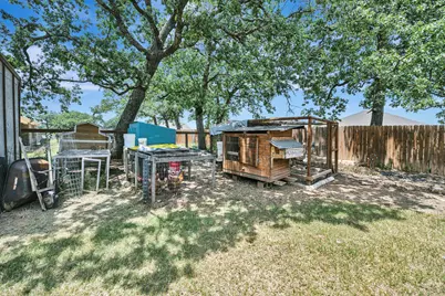 917 E 3rd Street, Springtown, TX 76082 - Photo 30