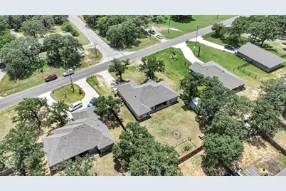 917 E 3rd Street, Springtown, TX 76082 - Photo 2