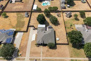 760 S Ridge Dr, Midlothian, TX 76065 - Photo 4