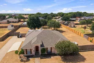 760 S Ridge Dr, Midlothian, TX 76065 - Photo 2