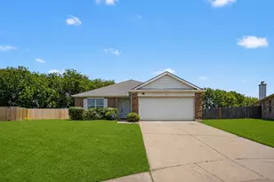 603 River Run Dr, Glenn Heights, TX 75154 - Photo 2