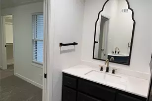 811 Thompson St, Gainesville, TX 76240 - Photo 16