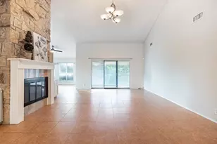 1102 St Croix Ct, Arlington, TX 76012 - Photo 6