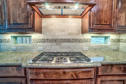 7124 Isle Royal Lane, Irving, TX 75063 - Photo 6