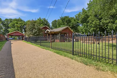 815 Brazos Street, Graham, TX 76450 - Photo 18