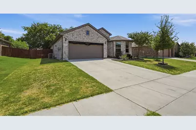 517 Redding Drive, Saginaw, TX 76131 - Photo 2