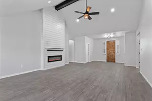 2524 Creek Dr, Granbury, TX 76048 - Photo 8