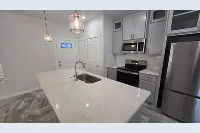 313 Clarence Street, Fort Worth, TX 76111 - Photo 8
