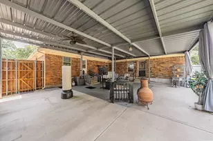 1045 Valentine St, Hurst, TX 76053 - Photo 22