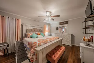 1045 Valentine St, Hurst, TX 76053 - Photo 18