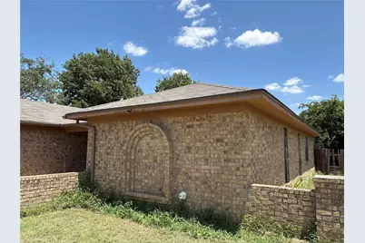 909 Cottonwood Trail, Benbrook, TX 76126 - Photo 2