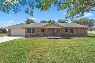 1006 Eagle Dr, Bruceville Eddy, TX 76524 - Photo 2