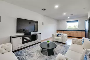 10923 Marsh Ln, Dallas, TX 75229 - Photo 22