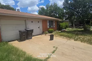 1053 Cole Ct, Fort Worth, TX 76115 - Photo 4