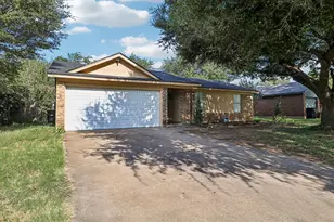 1521 Morningside Dr, Cleburne, TX 76033 - Photo 2