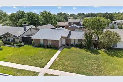 2224 Crockett Drive, Carrollton, TX 75006 - Photo 2