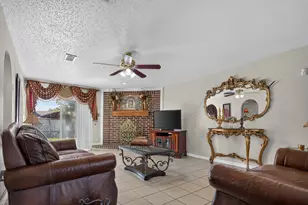 2224 Crockett Dr, Carrollton, TX 75006 - Photo 10