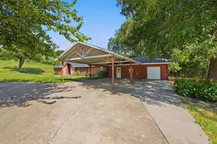 2011 W Houston St, Sherman, TX 75092 - Photo 2