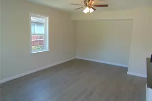 1214 19th St, Grand Prairie, TX 75050 - Photo 4