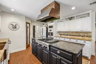 2301 Hill N Dale Dr, Irving, TX 75038 - Photo 8