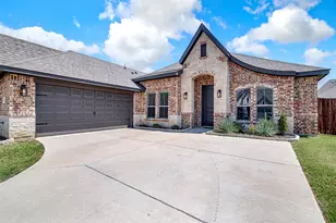 112 Mockingbird Hl Dr, Joshua, TX 76058 - Photo 2