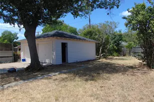 10135 San Juan Ave, Dallas, TX 75228 - Photo 6