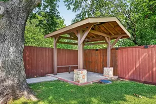 13241 Saratoga Ln, Balch Springs, TX 75180 - Photo 32