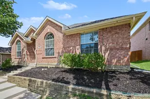 2033 Piedmont Dr, Lewisville, TX 75067 - Photo 4