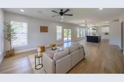 1321 E Magnolia Avenue, Fort Worth, TX 76104 - Photo 8