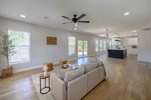 1321 E Magnolia Ave, Fort Worth, TX 76104 - Photo 8